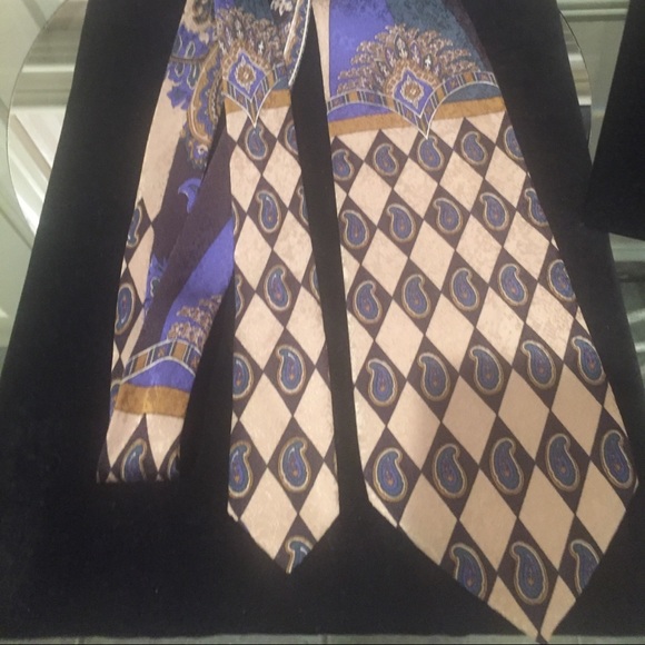 🛍️Host Pick🛍️⬇️Price drop⬇️Men’s Canali Vintage multi coloured neck tie - Picture 3 of 4